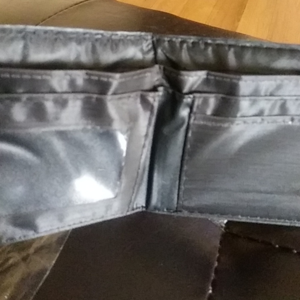 Wallets - Picture 4 of 4